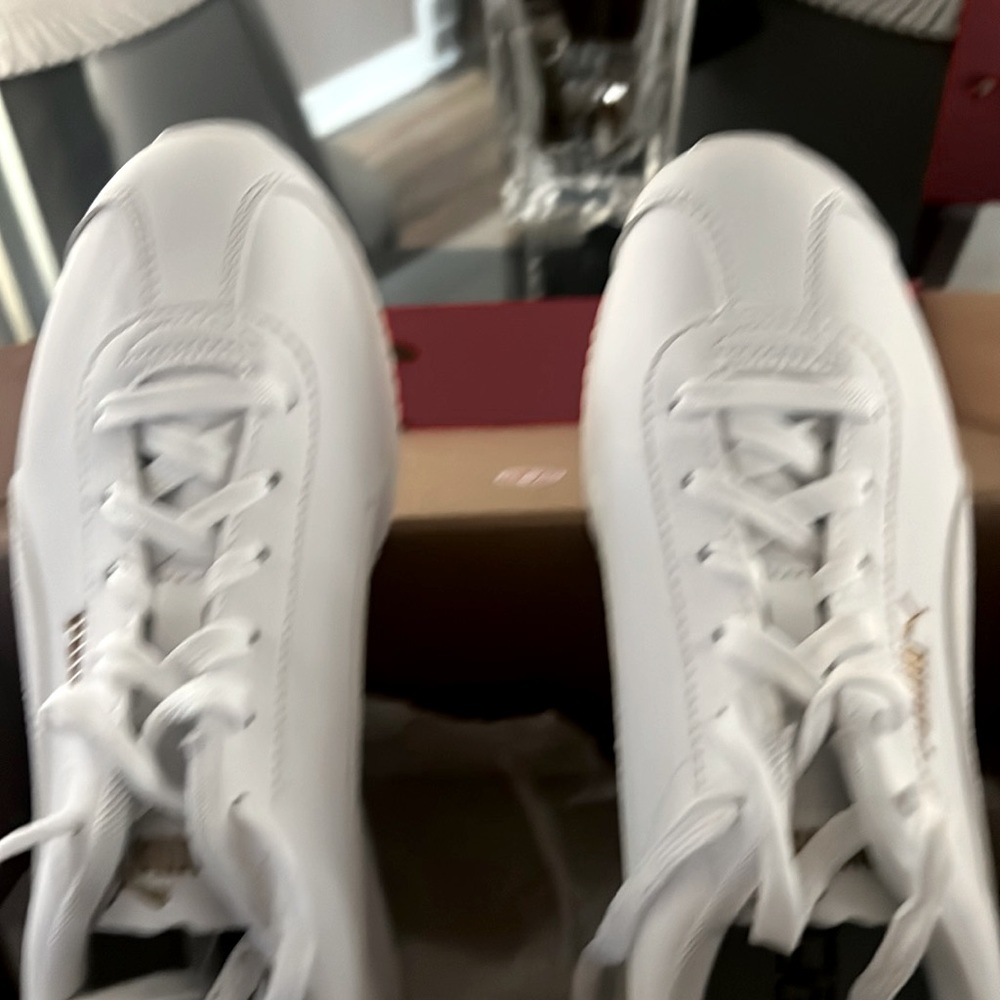 White leather Puma gym. Worn literally twice. Practically new